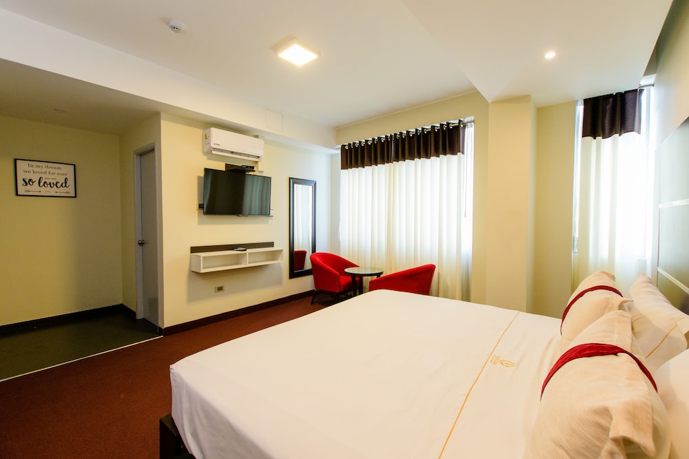Deluxe Room, 1 King Bed, Non Smoking, Private Bathroom