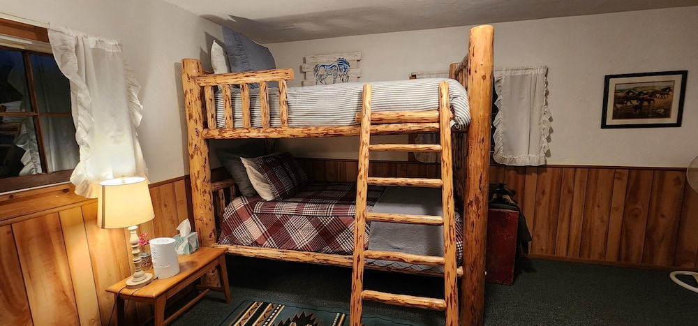 Traditional Cabin photo 3