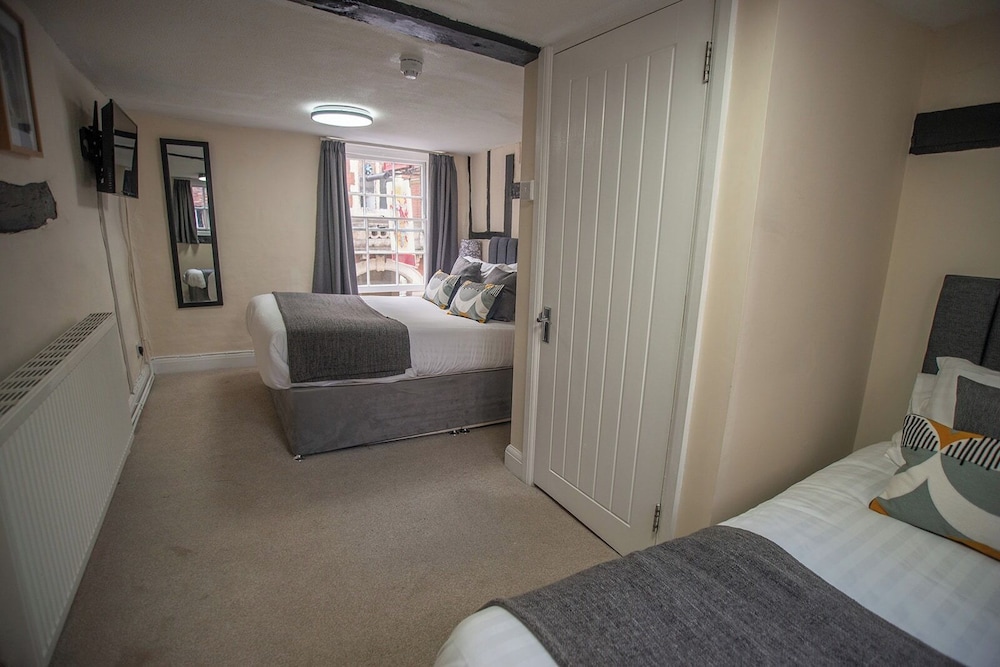Family Suite, Ensuite photo 2