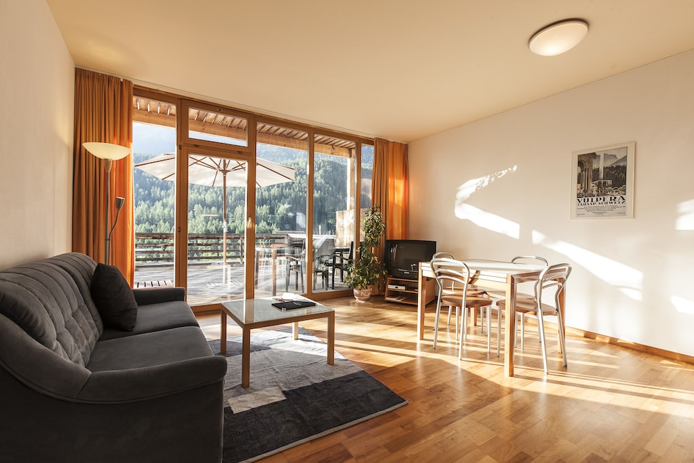 Classic Apartment, Mountain View photo 2