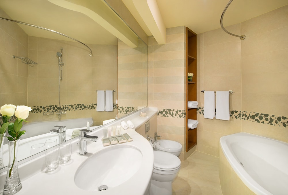 Deluxe Triple Room photo 3