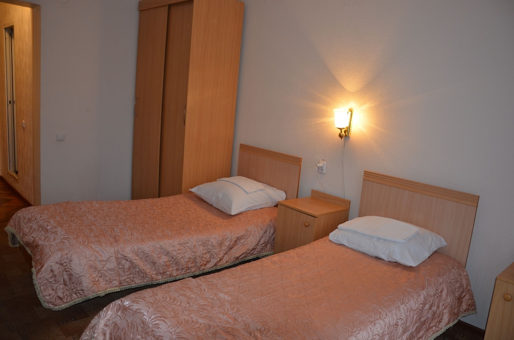 Standard Twin Room photo 2