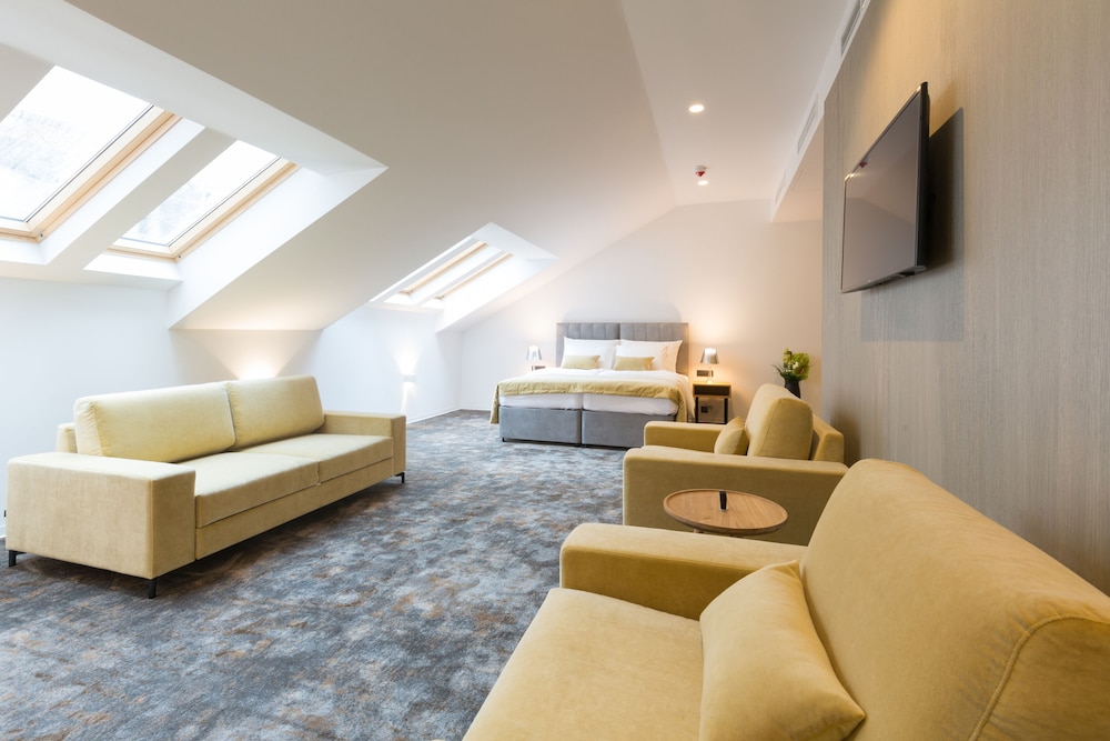 Superior Suite - Photo 1