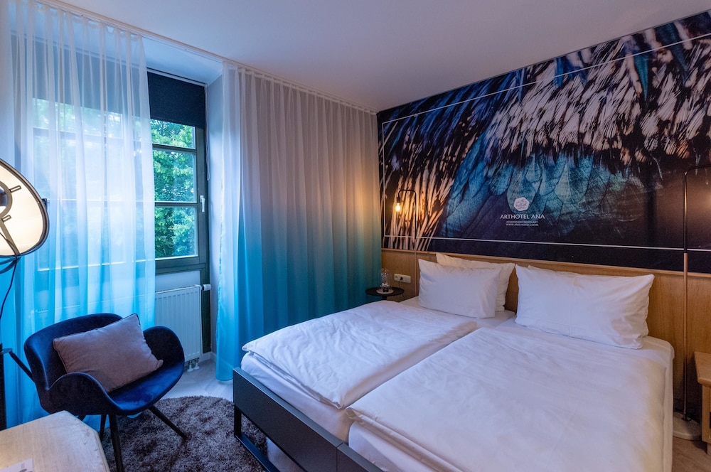 Standard Room, Multiple Beds (Family Room) photo 1