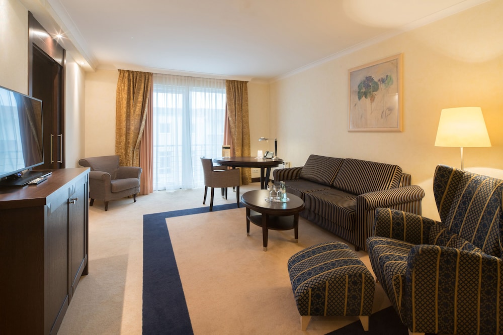 Suite, 1 King Bed (Cozy Sitting Corner) - Photo 1