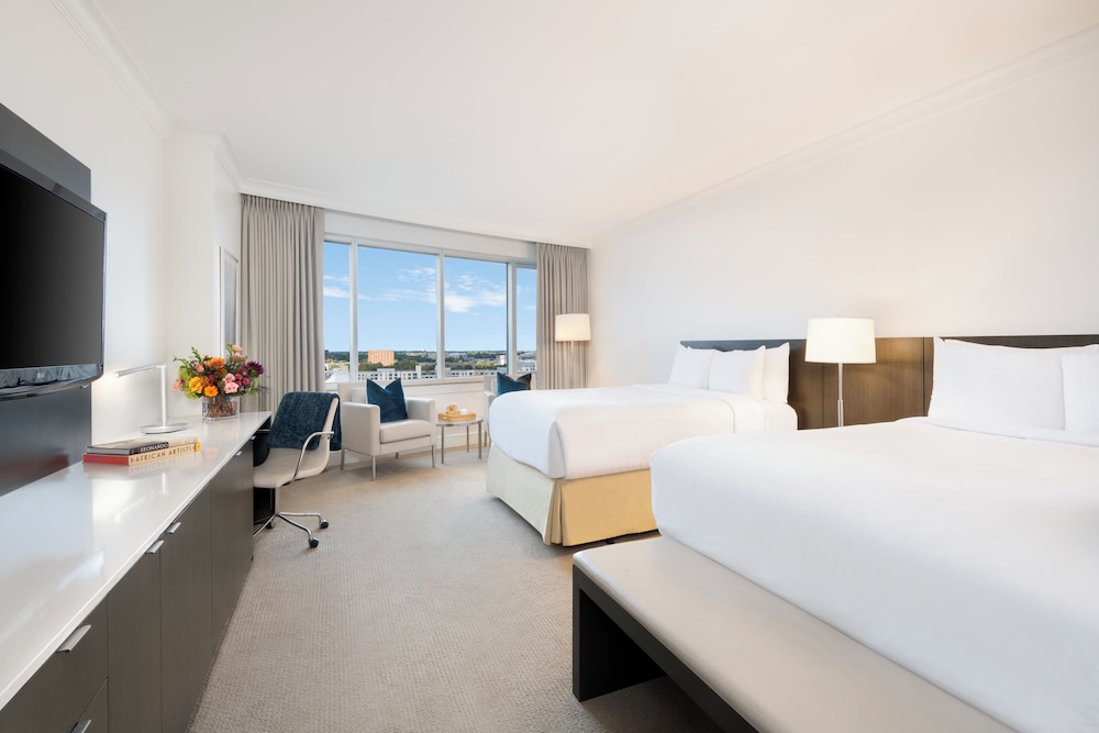 Classic Room, 2 Double Beds, Accessible, Club Lounge Access - Photo 2