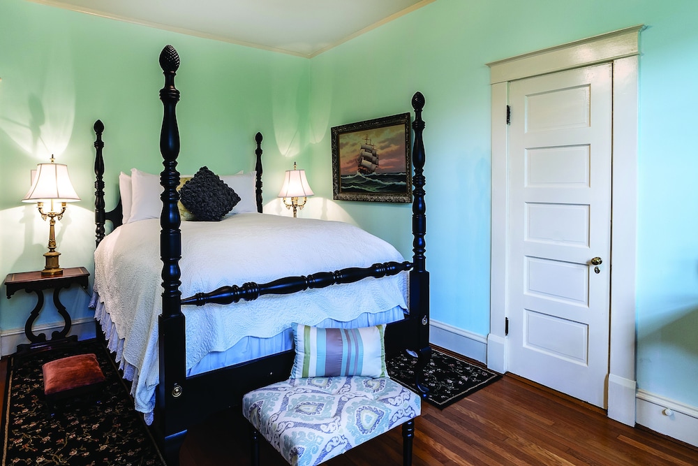 The Dr. Julia Room