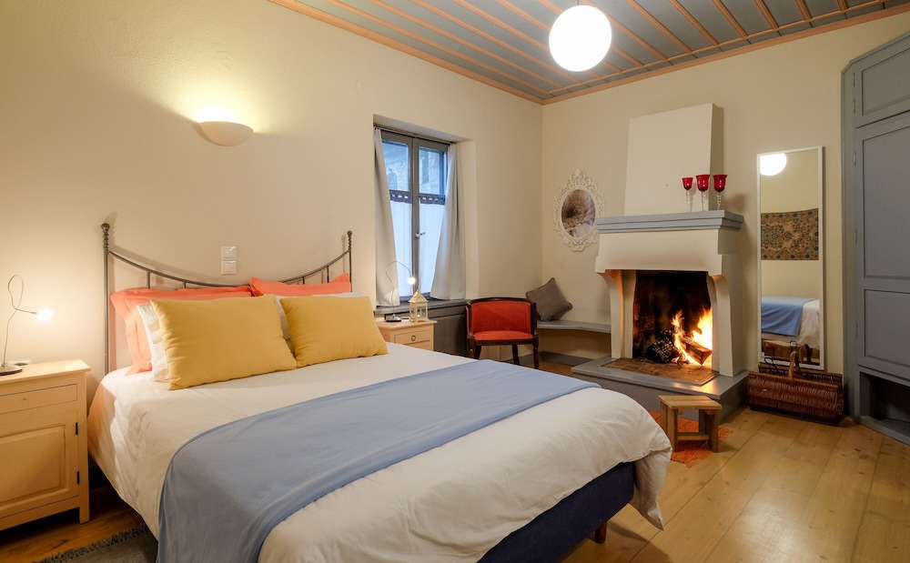 Standard Double or Twin Room photo 1