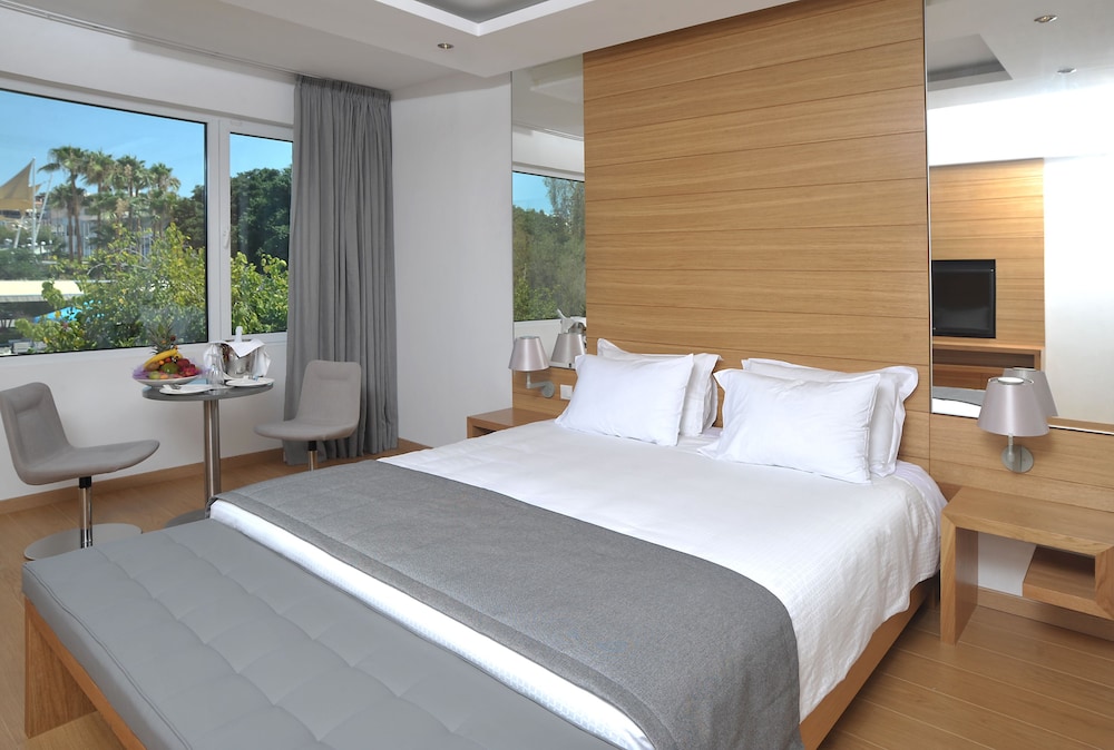 Honeymoon Suite - Photo 2