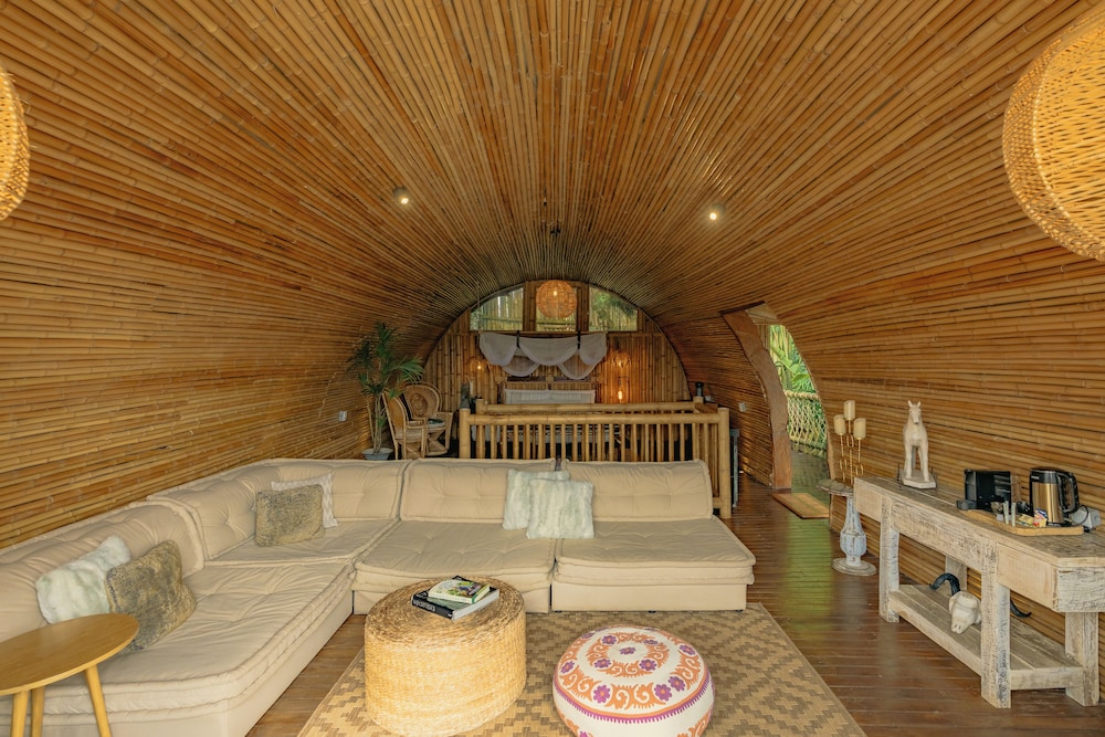 Bamboo Palace Romance - Photo 10