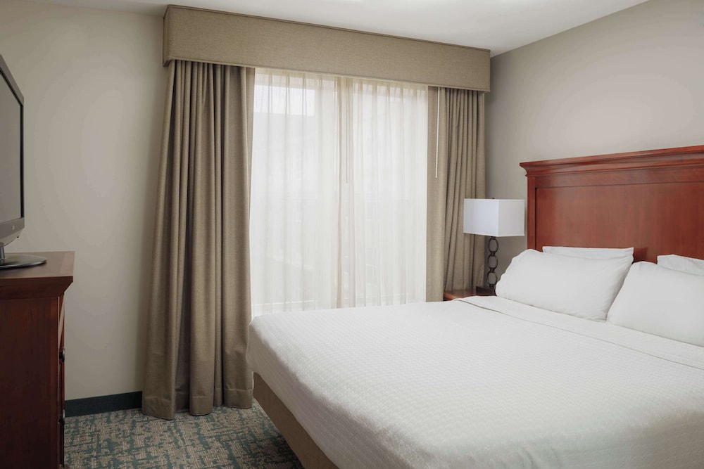 Suite, 1 King Bed, Accessible, Bathtub (Mobility & Hearing) - Photo 2