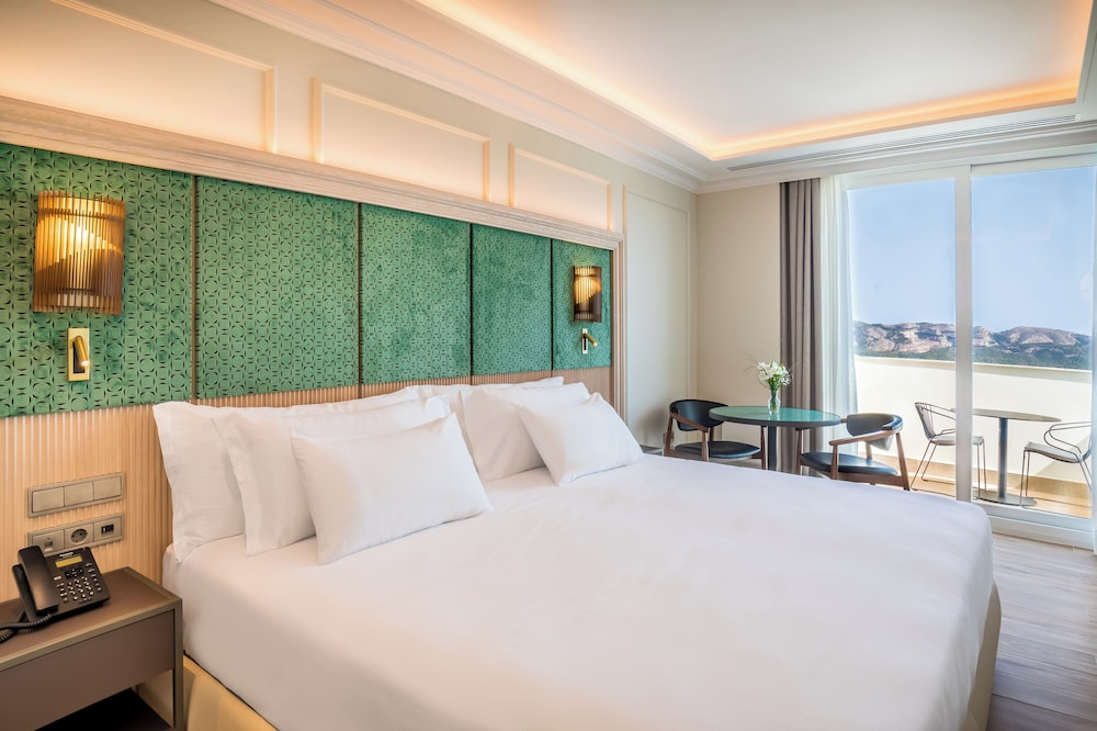 Superior Room, Pool View - Photo 3