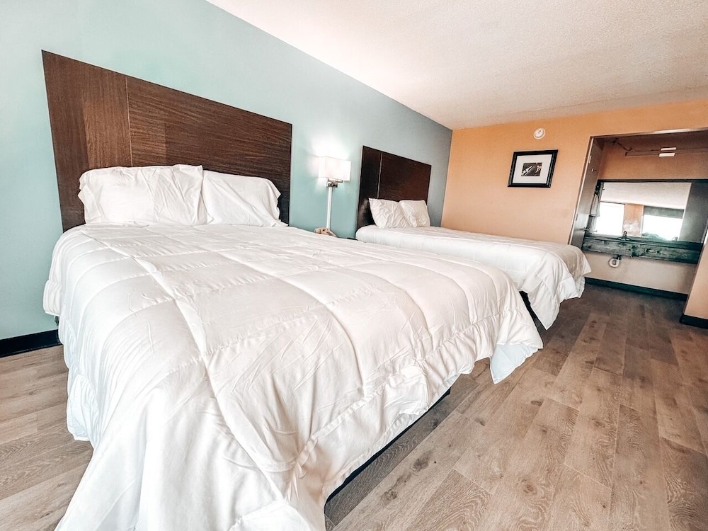 Room, 2 Queen Beds - Photo 3
