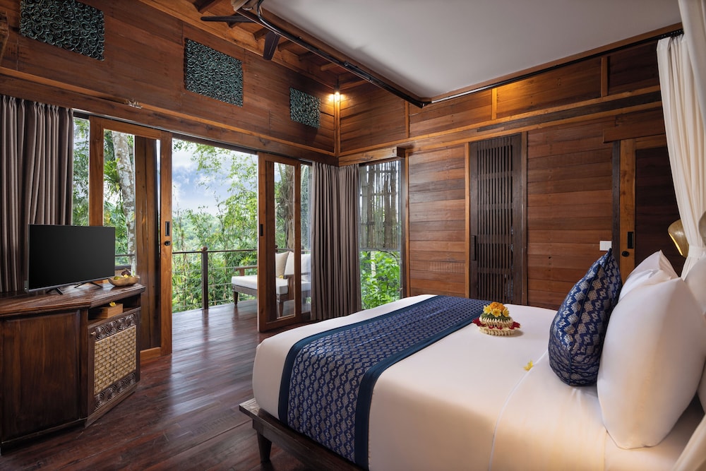 Jungle Cabin