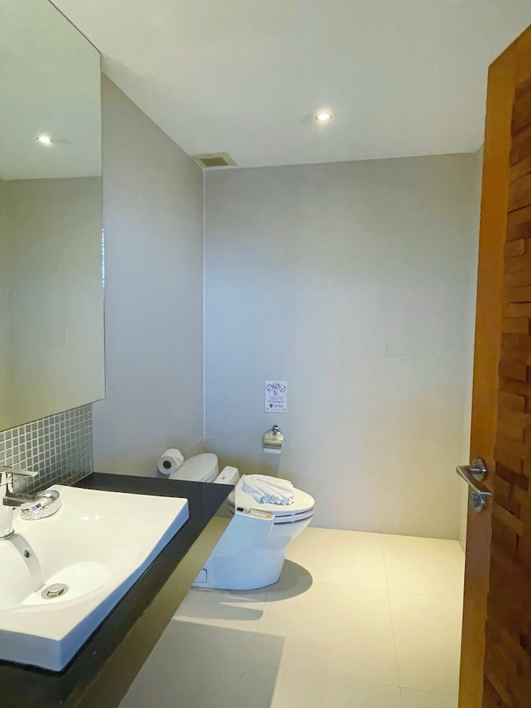 Two Bedroom Private Pool Penthouse - Photo 14