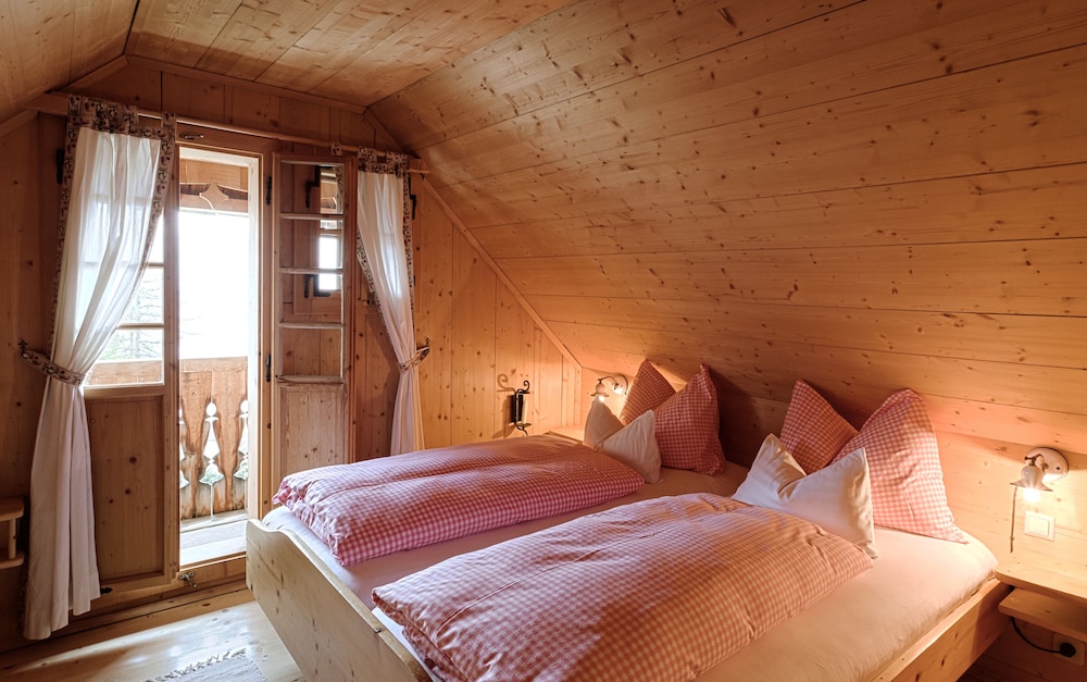 Family Chalet, 2 King Beds, Balcony, Mountain View (Seinerzeit) photo 1