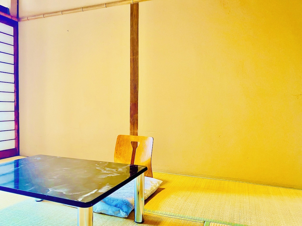 Economy Room photo 2