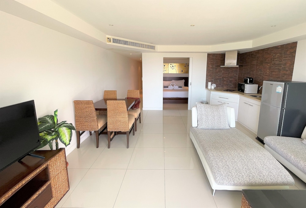 Comfort Apartment, 2 Bedrooms, Sea View photo 2