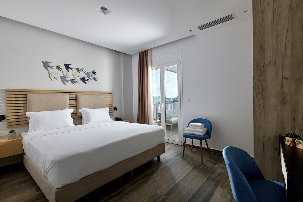 Deluxe 1-Bedroom Apartment Sea View