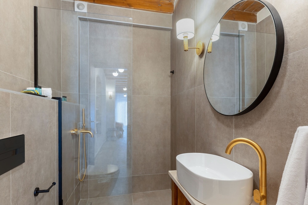 Basic Double or Twin Room photo 2