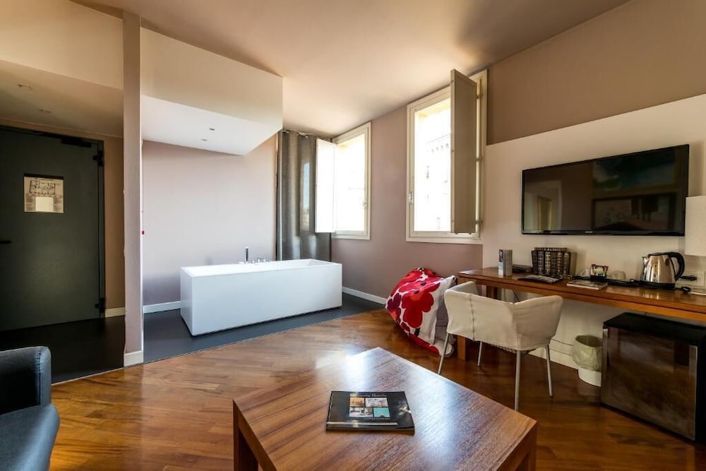 Romantic Suite photo 2