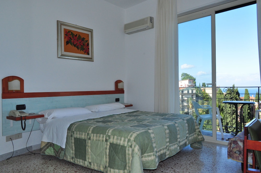 Superior Double Room, Balcony, Sea View photo 3