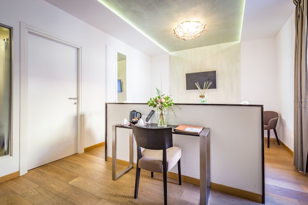 Standard Double Room - Photo 6