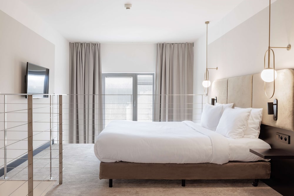 Superior Suite, Multiple Beds, Balcony - Photo 5