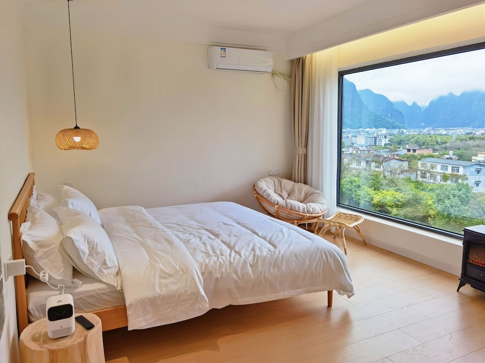 Elite Room, 1 Queen Bed photo 2