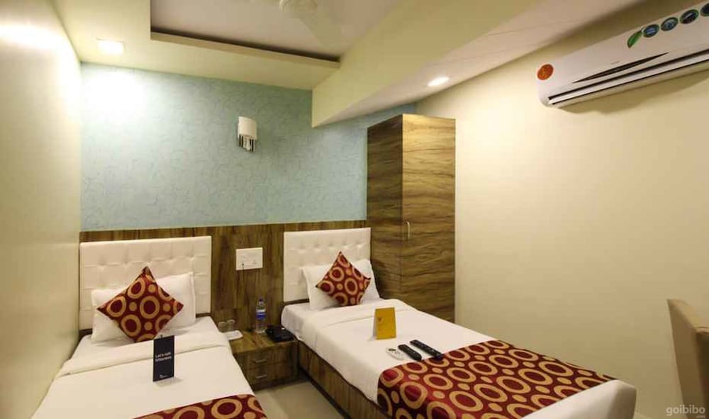 Deluxe Double Room - Photo 9