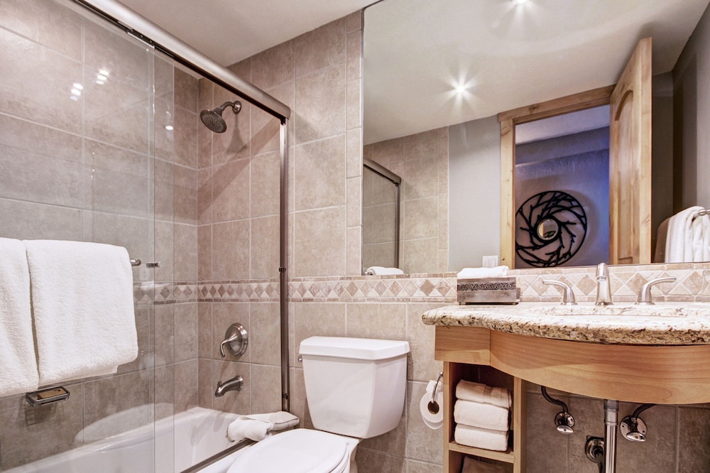 Standard Room, 2 Double Beds - Photo 4