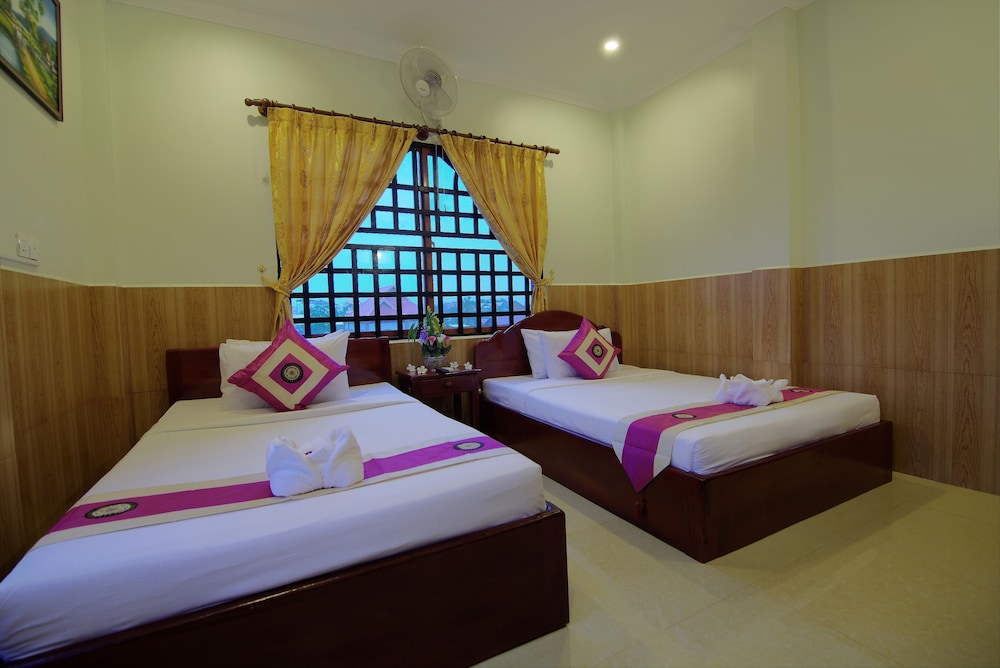 Superior Twin Room, City View
