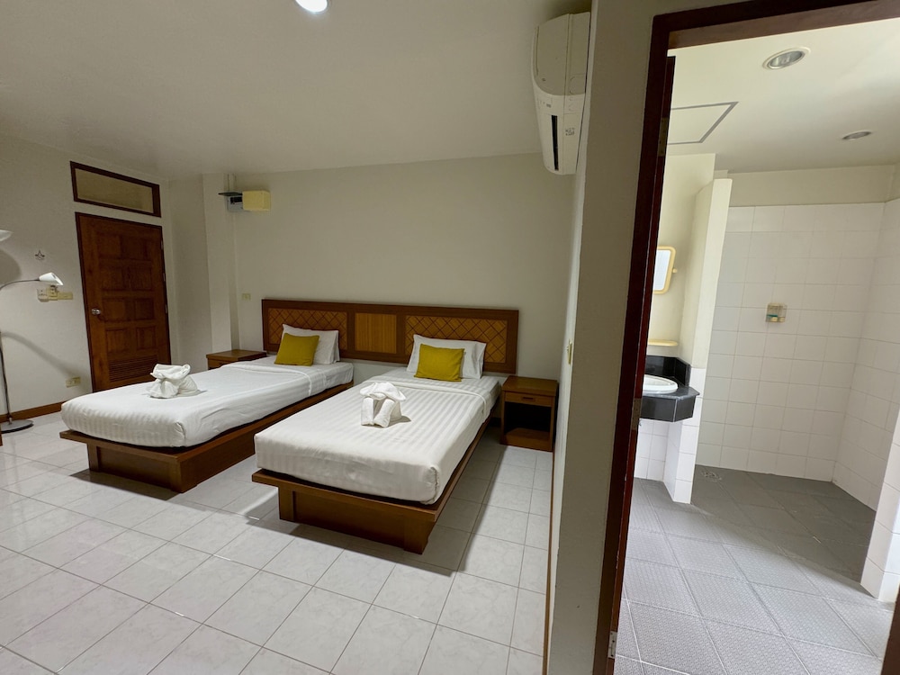 Standard Double Room, No Windows - Photo 4