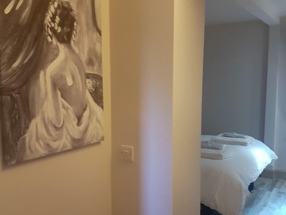 Apartment, Private Bathroom (Number Nine) photo 3