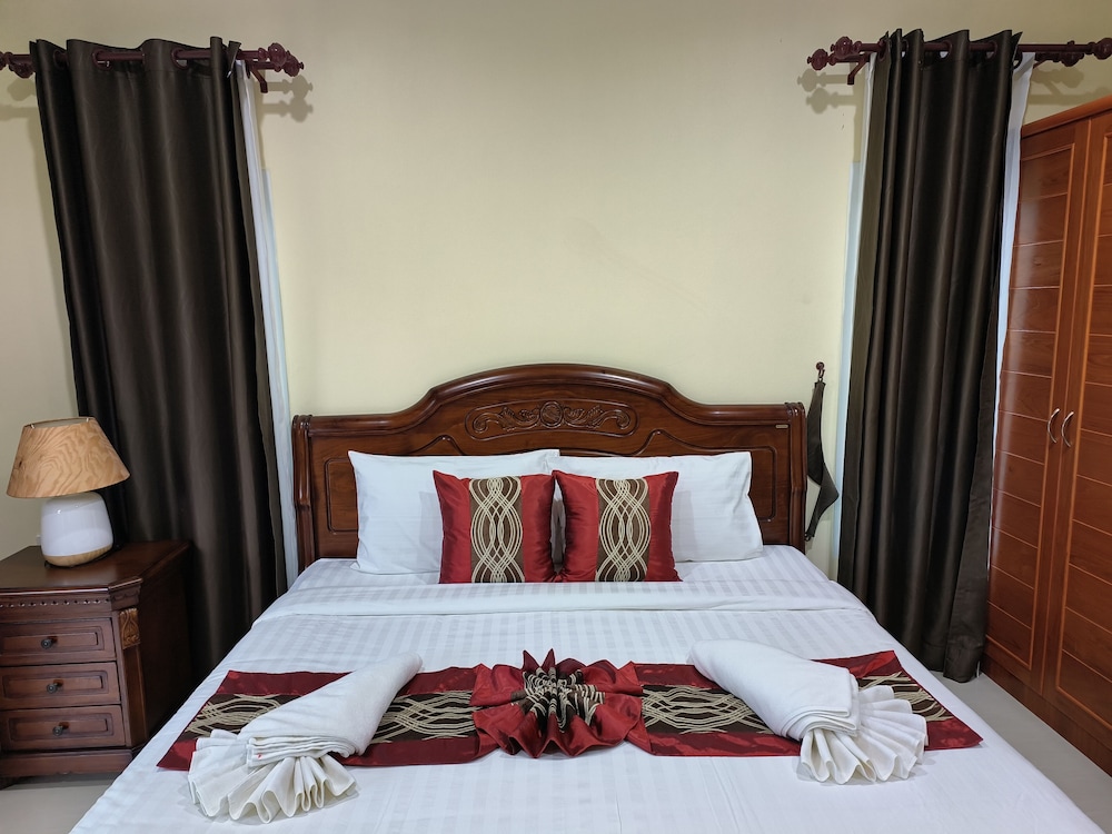 Deluxe Room, 1 King Bed, Non Smoking, Sea View photo 1