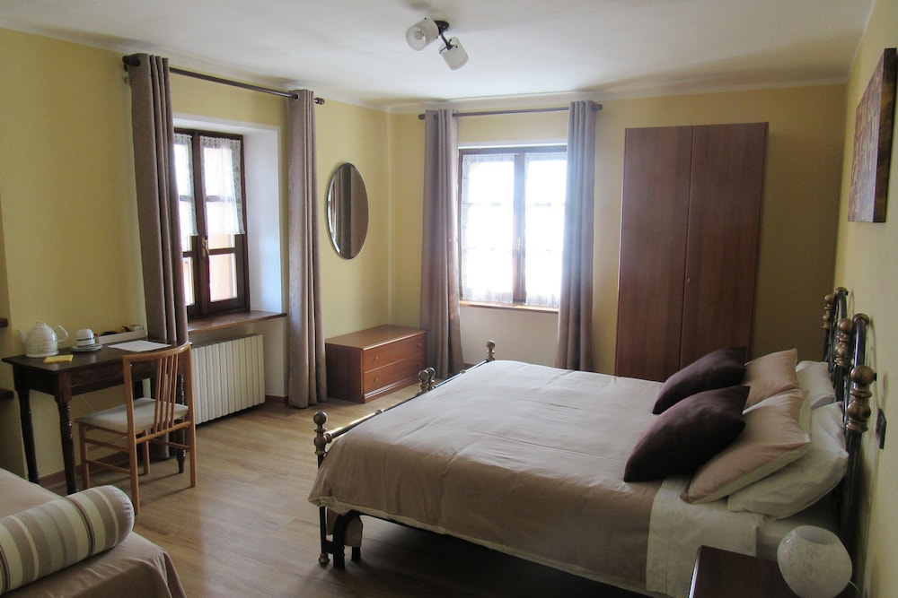 Double Or Twin Room photo 3