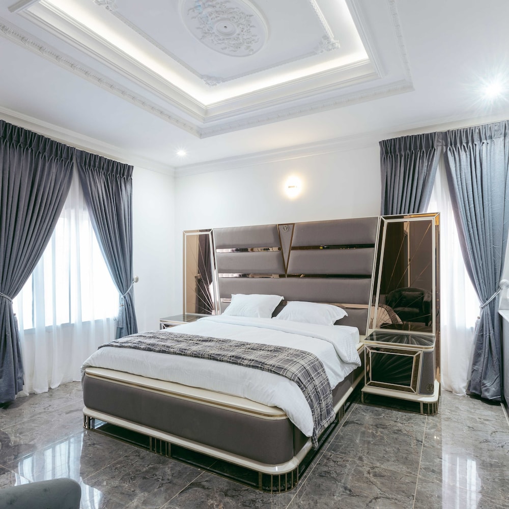 Luxury Room, Patio, City View photo 2
