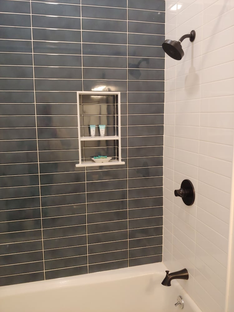 Basic Cabin, Multiple Beds, Non Smoking, Private Bathroom photo 2