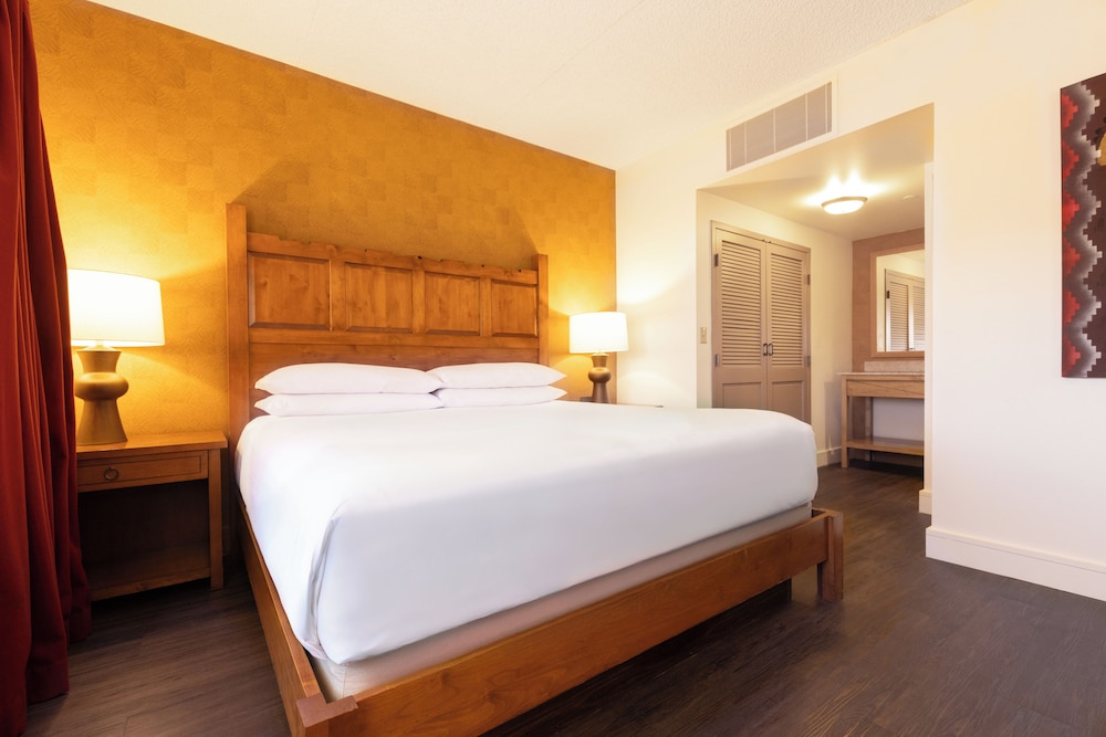 Suite, 1 King Bed (Junior Suite with Balcony and Firepla) - Photo 3