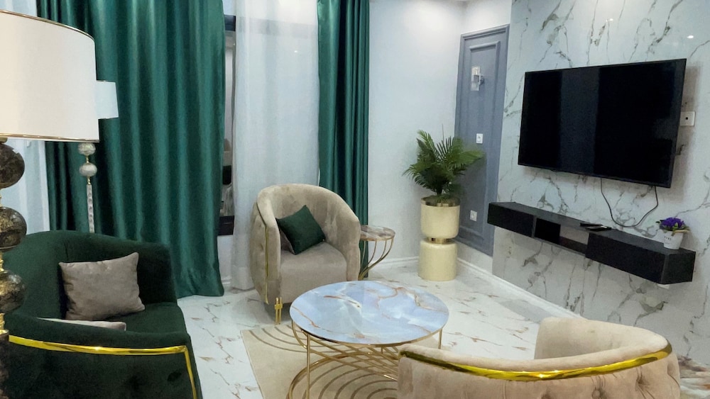 Junior Studio Suite