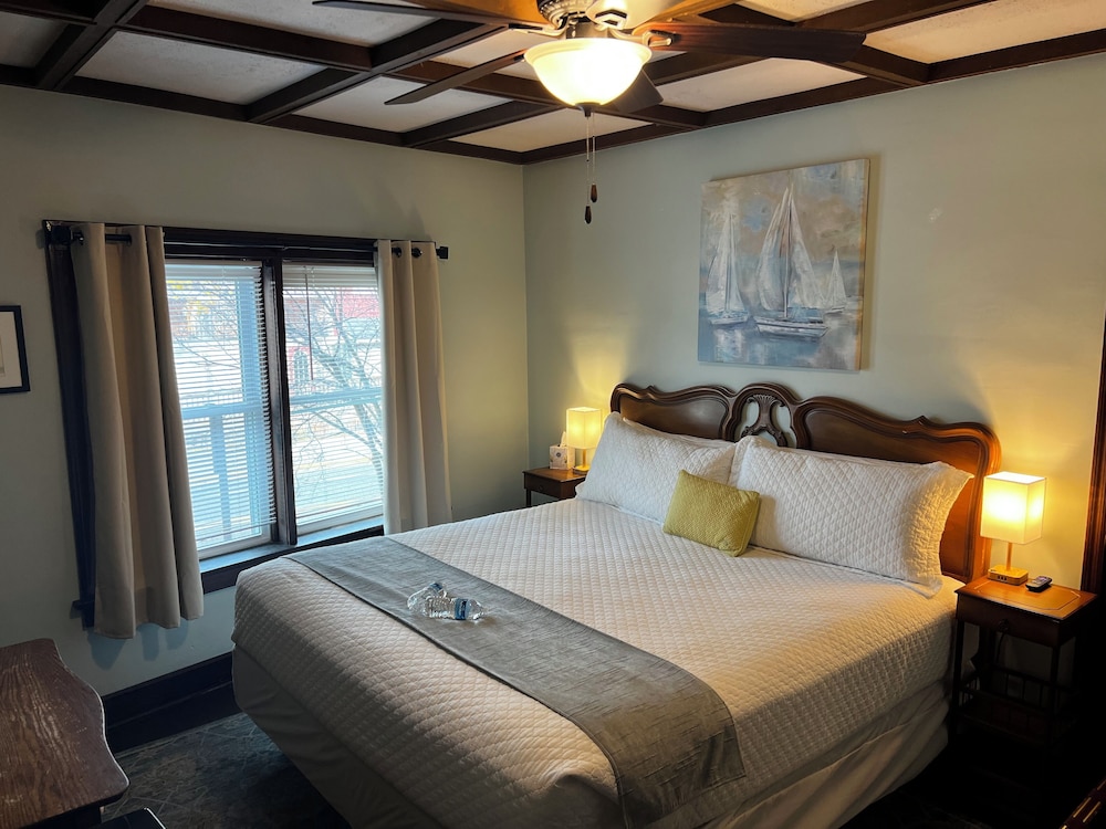 Double Room, 1 King Bed