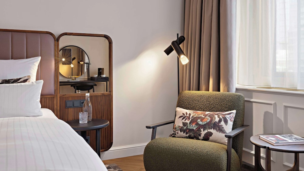 Superior Suite, 1 Bedroom, Courtyard View