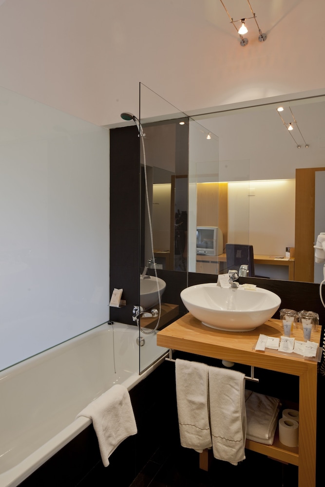 Standard Room - Photo 7