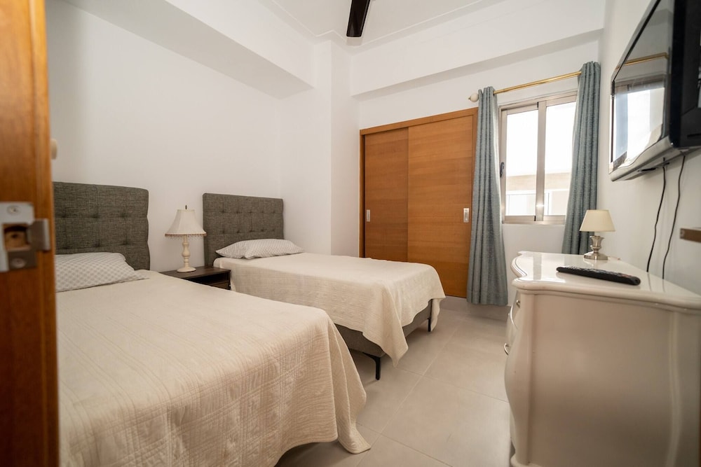 Apartment, 2 Bedrooms, Accessible, Smoking
