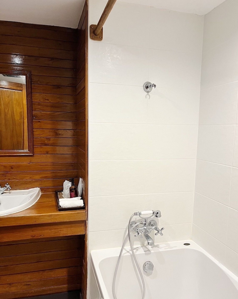 Deluxe Double Room, 1 Queen Bed, City View - Photo 5