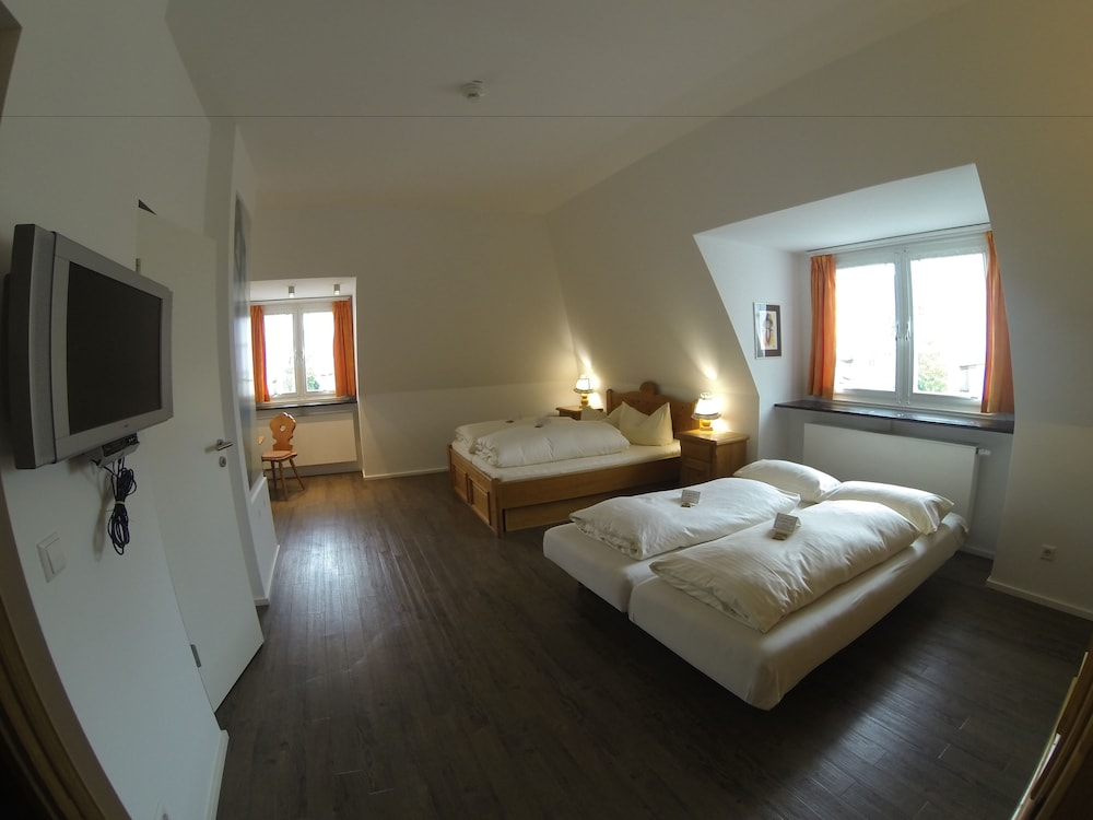 Family Room, 1 Bedroom