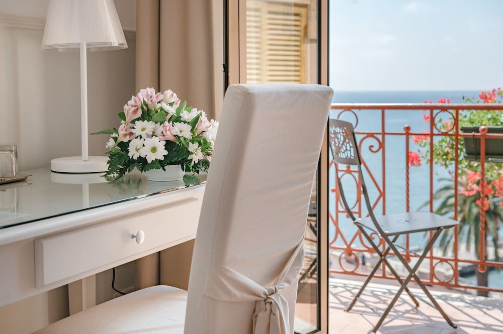 Double Room, Sea View - Photo 4