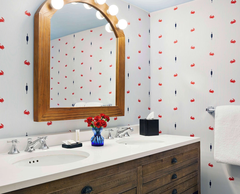 Junior Suite, 1 King Bed, Bathtub (Mobility & Hearing) - Photo 16