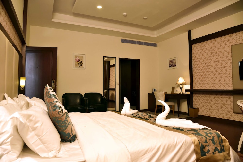 Hazel Suite photo 2