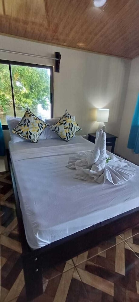 Basic Double Room, 1 Bedroom, Ensuite, River View photo 1